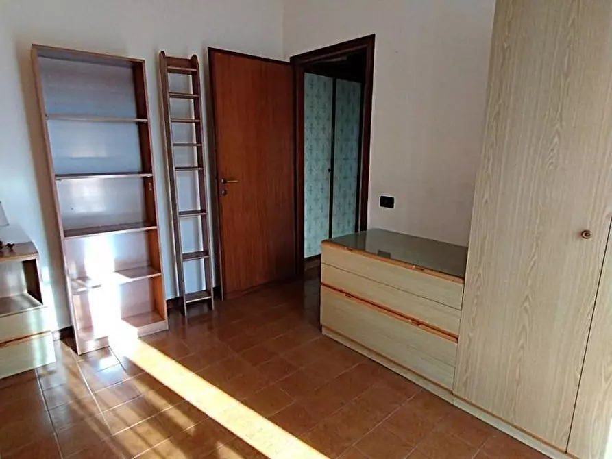 Immagine 14 di Appartamento in vendita  a Lucca