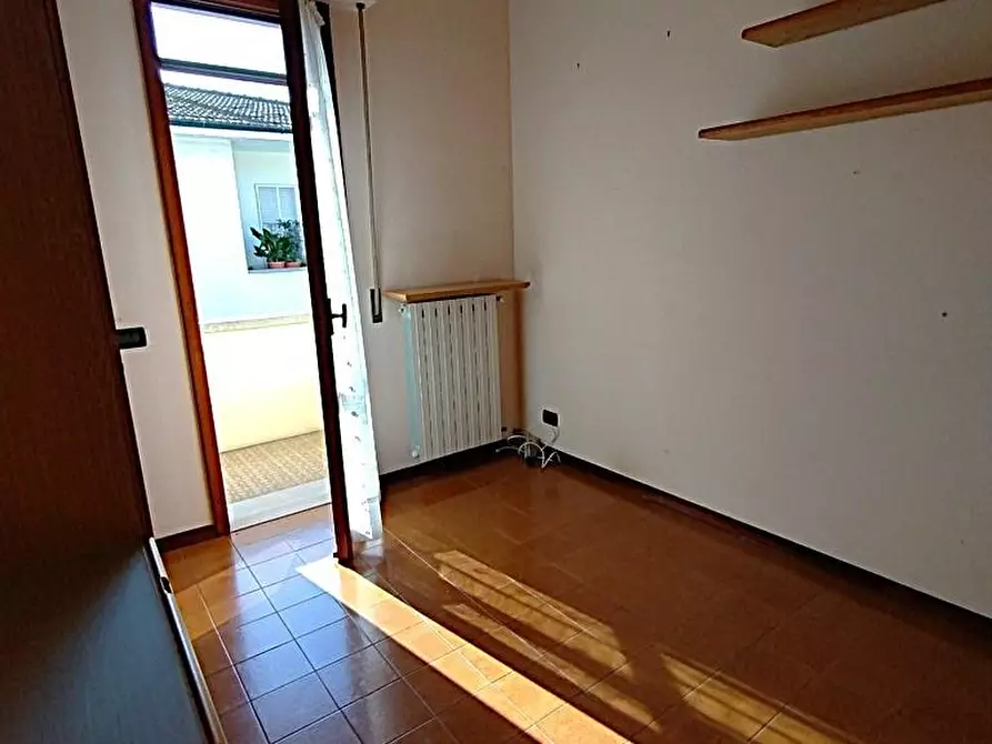 Immagine 8 di Appartamento in vendita  a Lucca