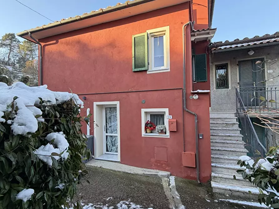 Immagine 3 di Porzione di casa in vendita  a Chianni