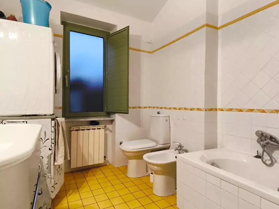 Immagine 7 di Appartamento in affitto  a Carrara