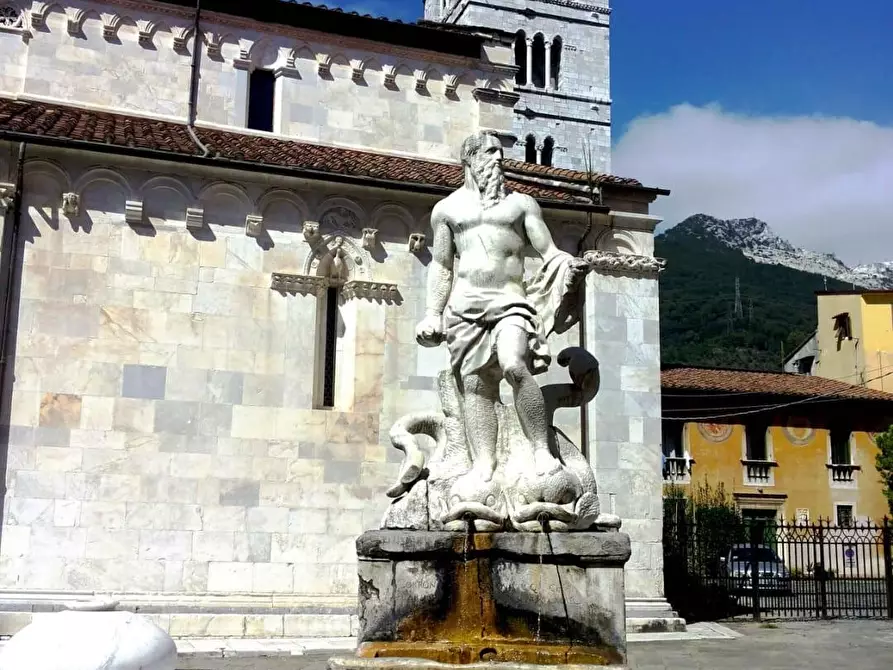 Immagine 16 di Appartamento in affitto  a Carrara