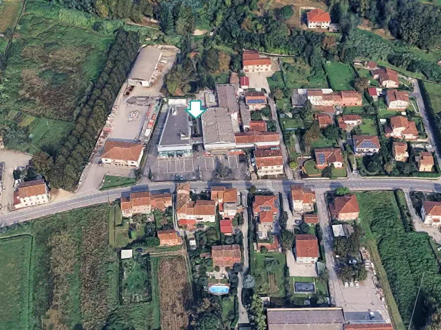 Immagine 3 di Capannone industriale in vendita  a Capannori