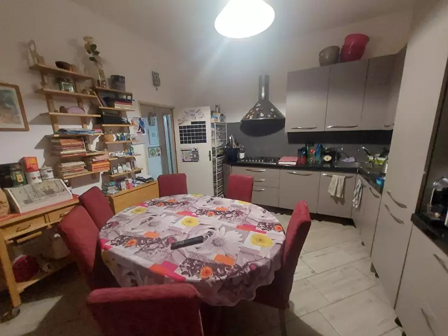 Immagine 2 di Appartamento in vendita  a Pontedera