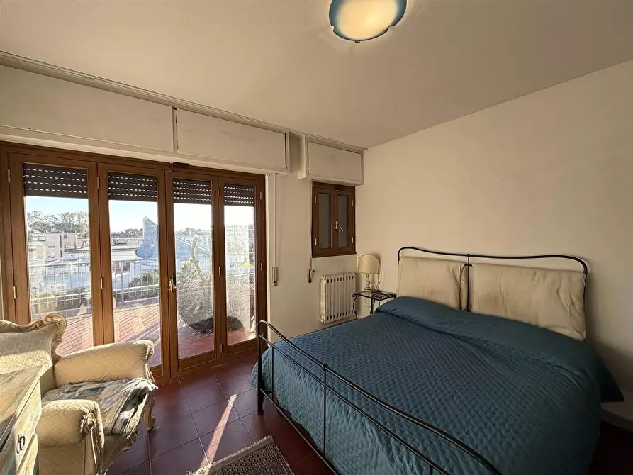 Immagine 14 di Mansarda in vendita  a Massa