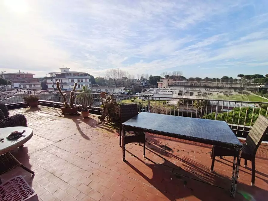 Immagine 2 di Mansarda in vendita  a Massa