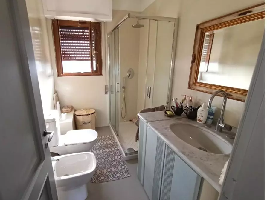 Immagine 12 di Mansarda in vendita  a Massa