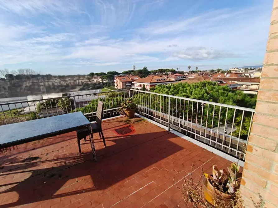 Immagine 1 di Mansarda in vendita  a Massa