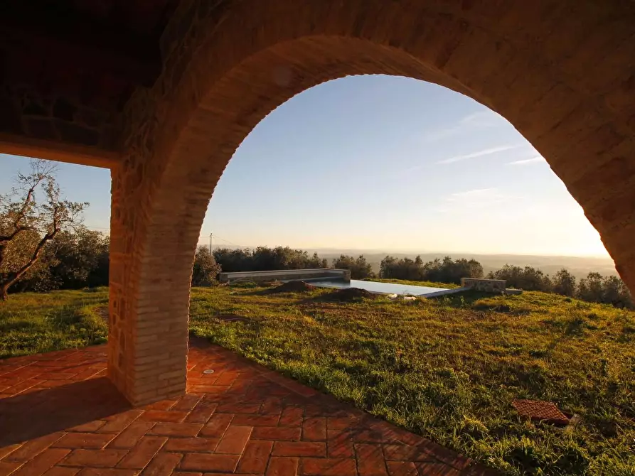 Immagine 36 di Casa colonica in vendita  a Vinci