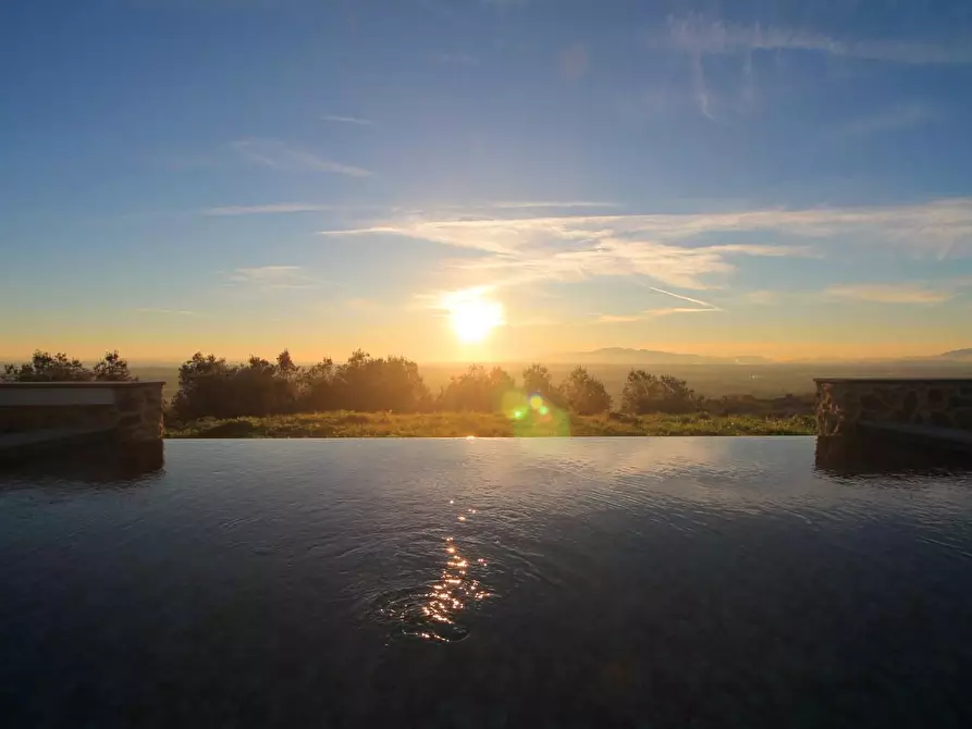 Immagine 37 di Casa colonica in vendita  a Vinci