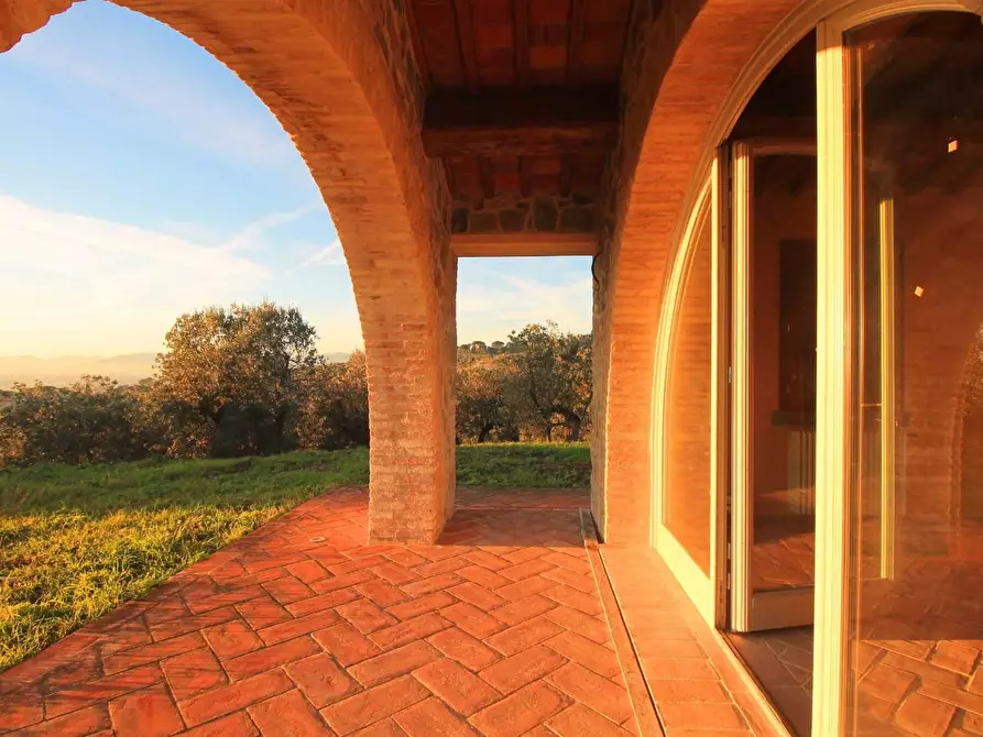 Immagine 47 di Casa colonica in vendita  a Vinci