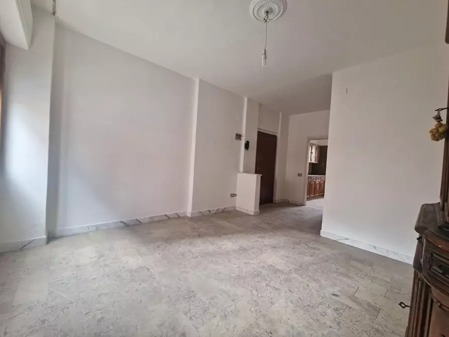 Immagine 1 di Appartamento in vendita  a Carrara