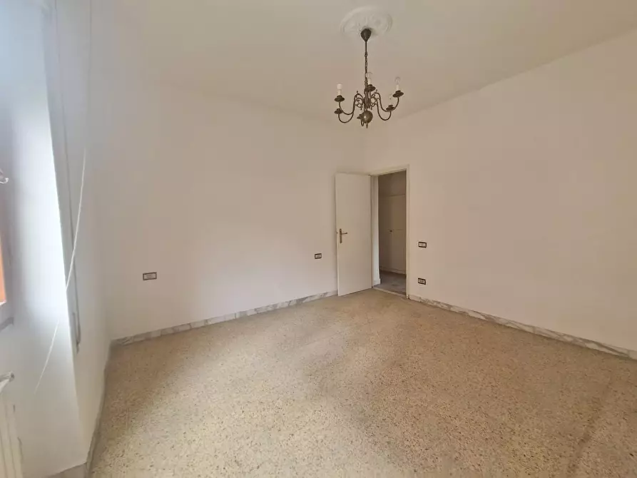 Immagine 17 di Appartamento in vendita  a Carrara