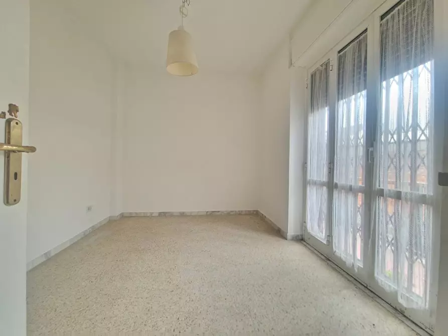 Immagine 11 di Appartamento in vendita  a Carrara