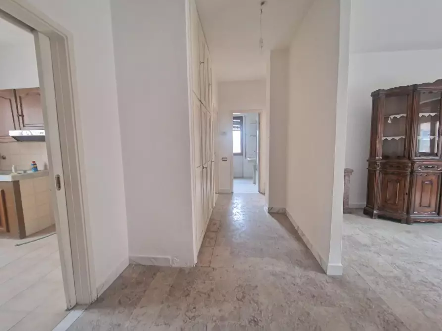 Immagine 3 di Appartamento in vendita  a Carrara