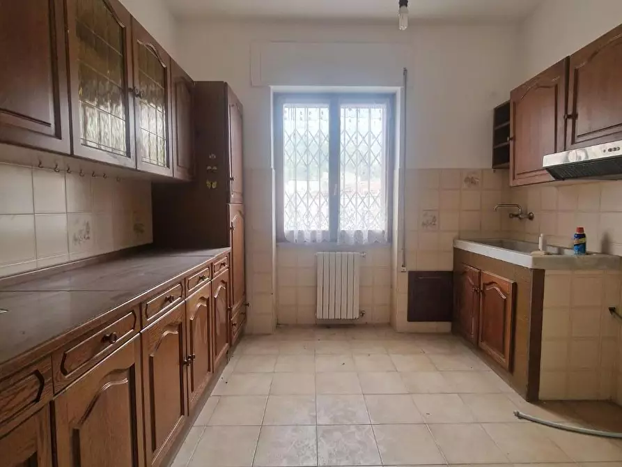 Immagine 10 di Appartamento in vendita  a Carrara