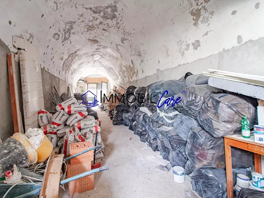 Immagine 6 di Magazzino in vendita  a Livorno