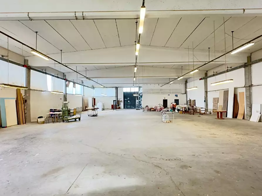 Immagine 1 di Attività artigianale in vendita  a Ponsacco