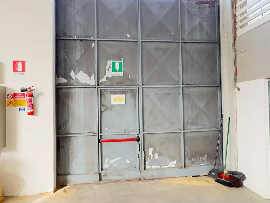 Immagine 5 di Attività artigianale in vendita  a Ponsacco