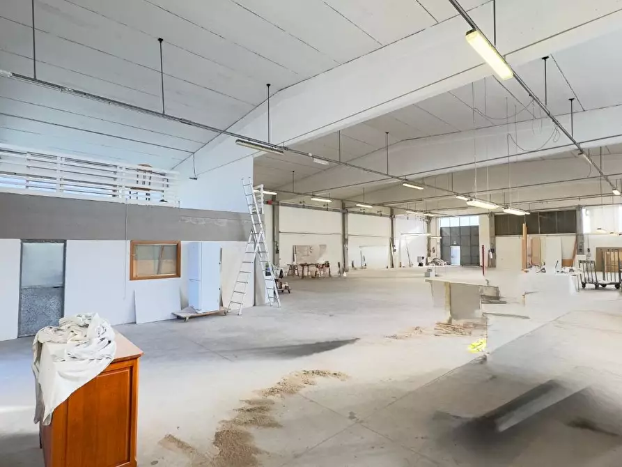 Immagine 2 di Attività artigianale in vendita  a Ponsacco