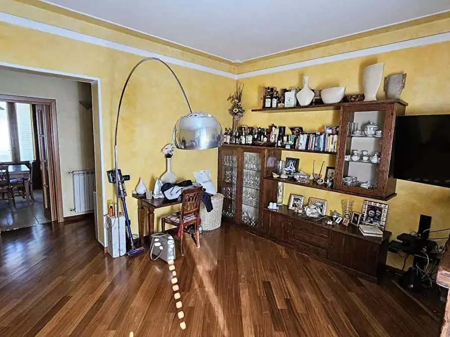 Immagine 4 di Appartamento in vendita  a Massa