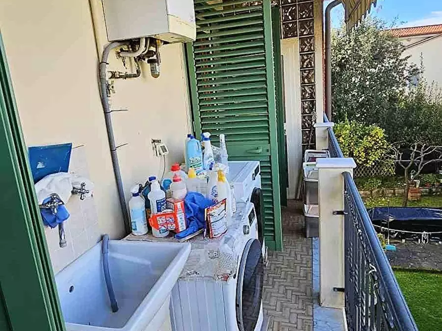 Immagine 7 di Appartamento in vendita  a Massa