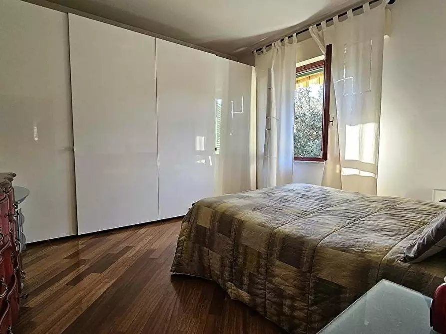 Immagine 11 di Appartamento in vendita  a Massa