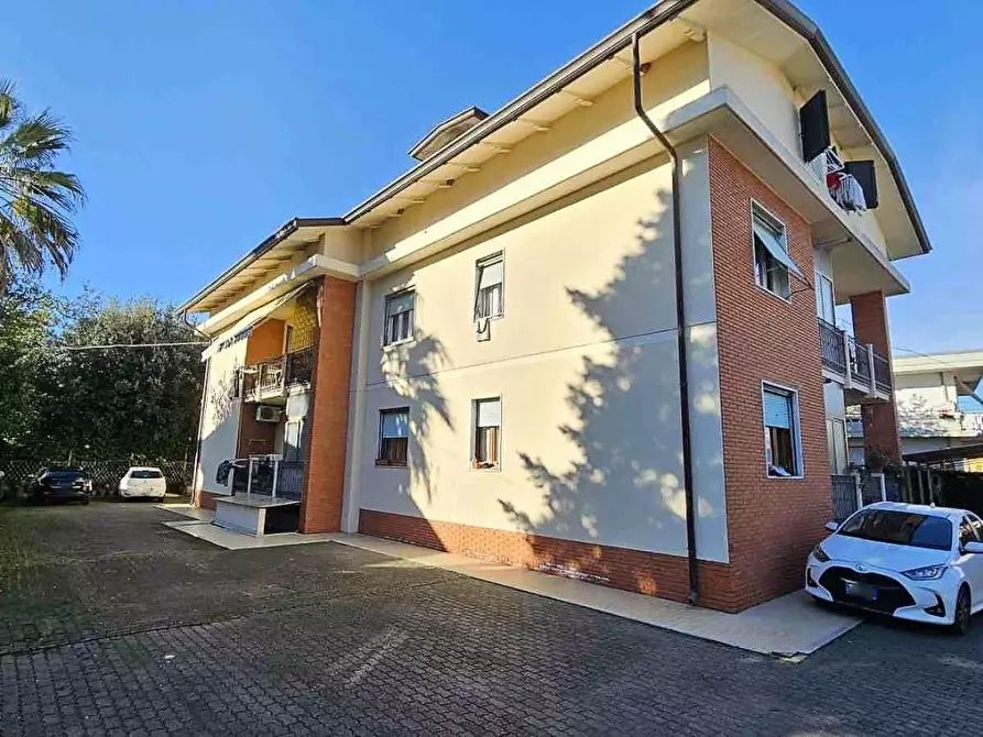 Immagine 21 di Appartamento in vendita  a Massa