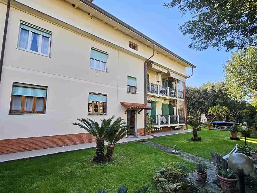 Immagine 20 di Appartamento in vendita  a Massa