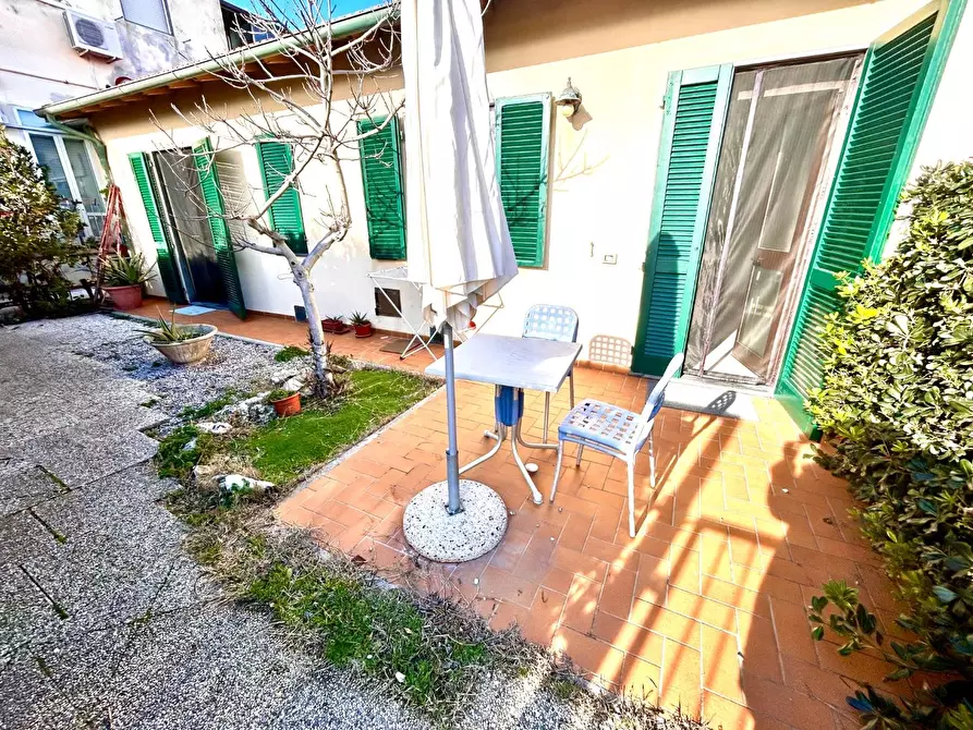 Immagine 1 di Villetta a schiera in affitto  a Pisa