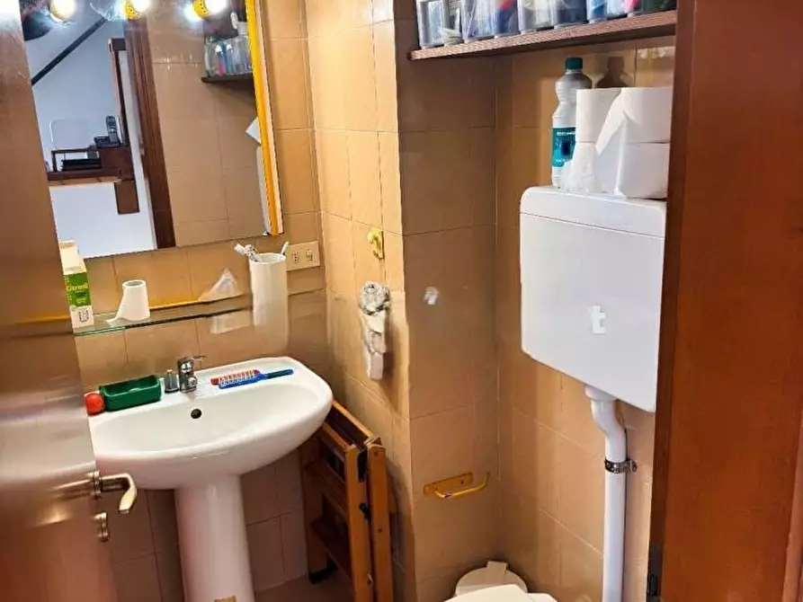 Immagine 15 di Villetta a schiera in vendita  a Massa