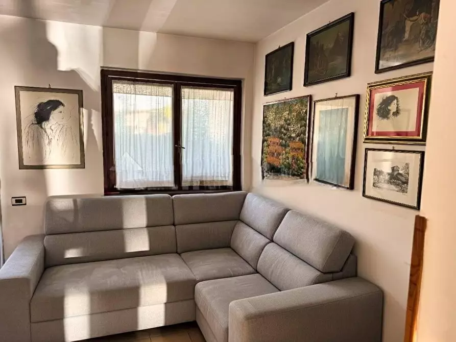 Immagine 9 di Villetta a schiera in vendita  a Massa