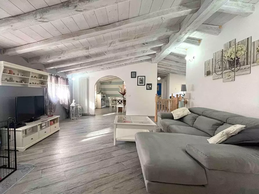 Immagine 1 di Casa semindipendente in vendita  a Beverino