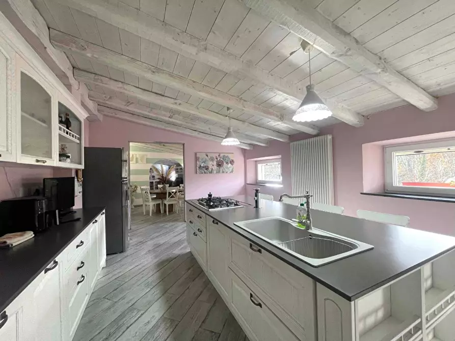 Immagine 9 di Casa semindipendente in vendita  a Beverino