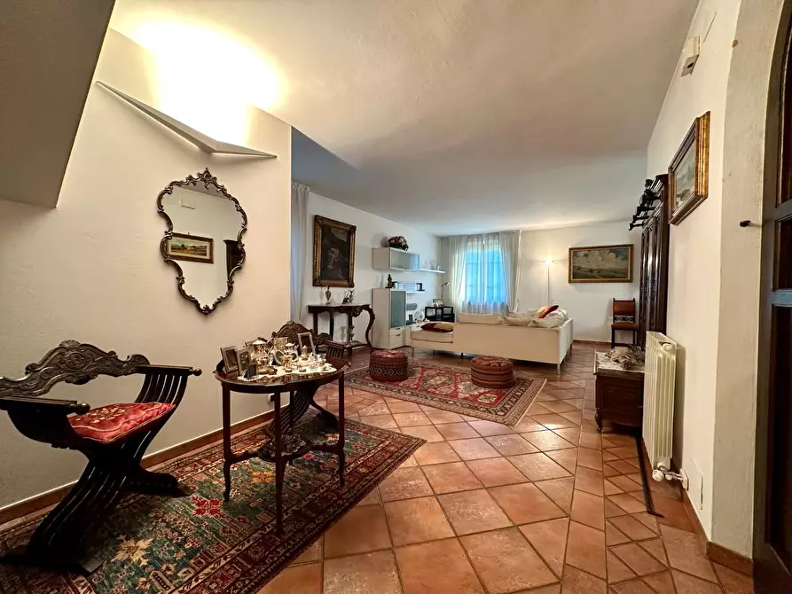 Immagine 13 di Villa in vendita  a Camaiore