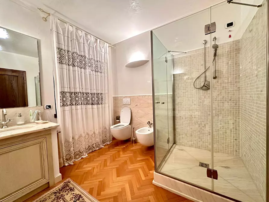 Immagine 36 di Villa in vendita  a Camaiore