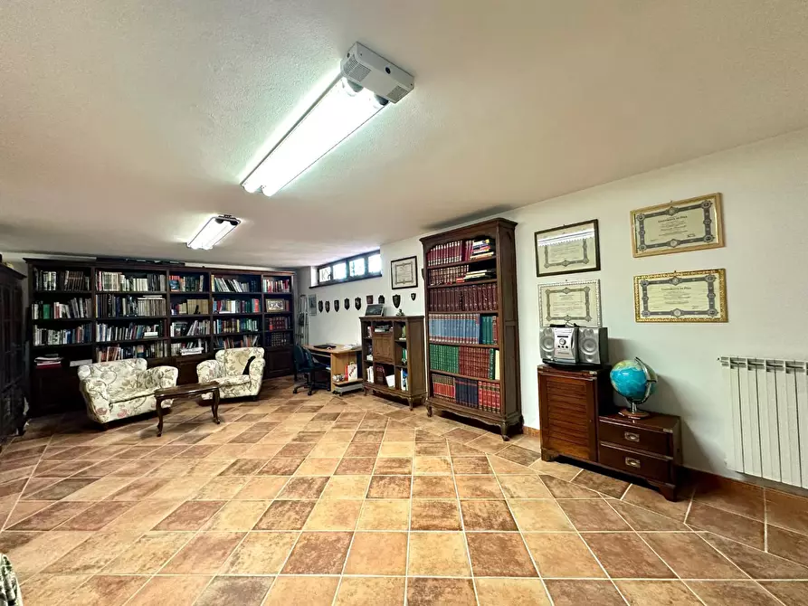 Immagine 38 di Villa in vendita  a Camaiore