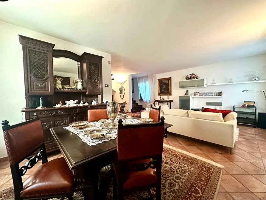 Immagine 11 di Villa in vendita  a Camaiore