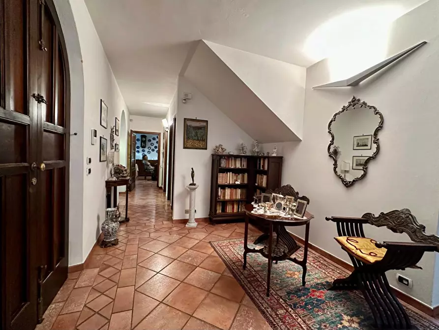 Immagine 12 di Villa in vendita  a Camaiore