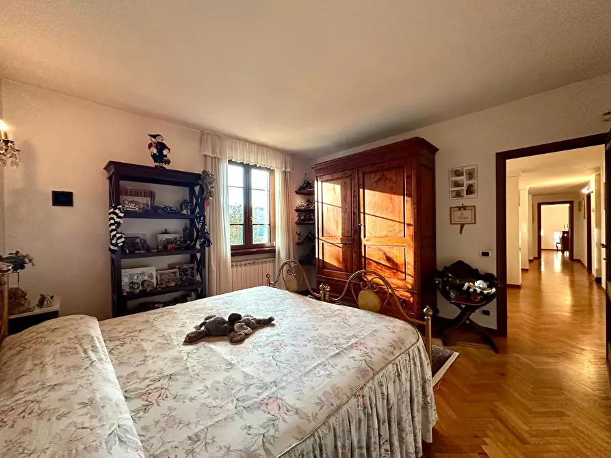 Immagine 25 di Villa in vendita  a Camaiore