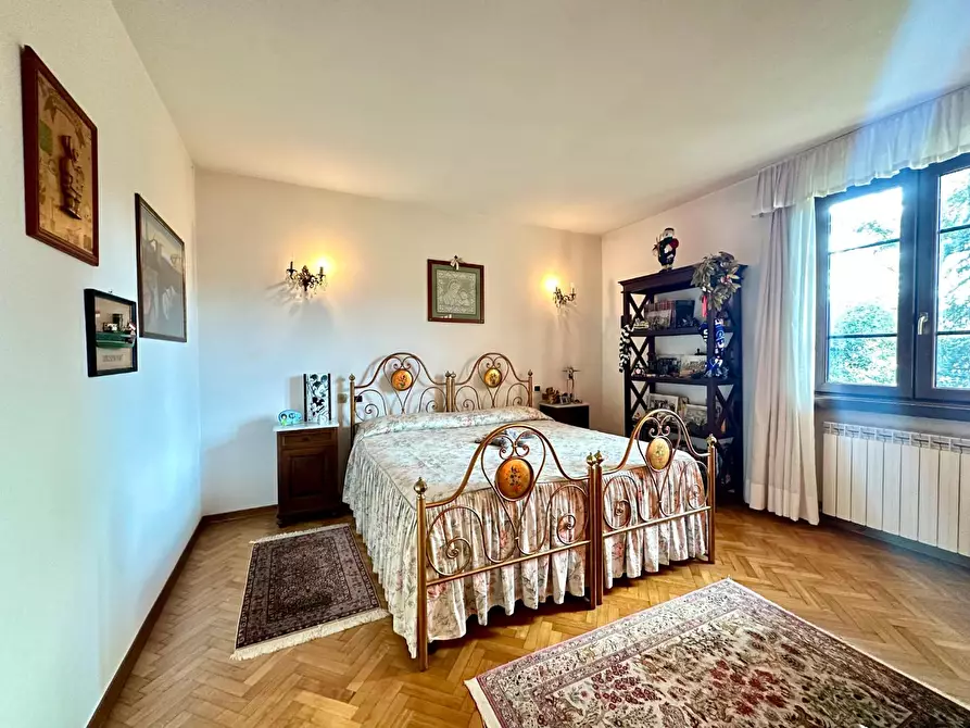 Immagine 27 di Villa in vendita  a Camaiore