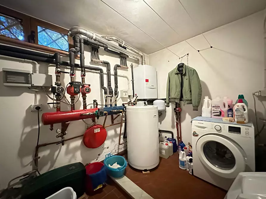 Immagine 45 di Villa in vendita  a Camaiore