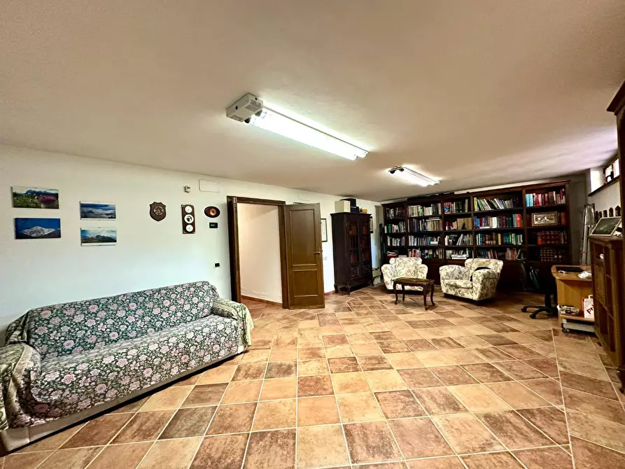 Immagine 43 di Villa in vendita  a Camaiore