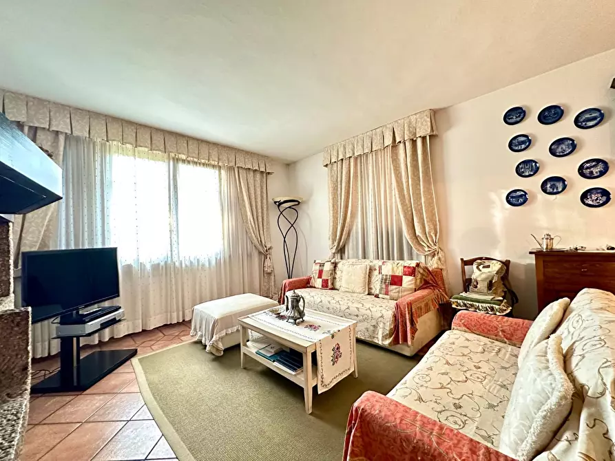 Immagine 15 di Villa in vendita  a Camaiore