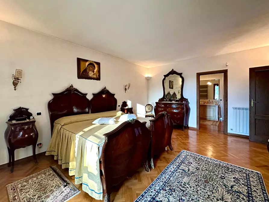 Immagine 29 di Villa in vendita  a Camaiore