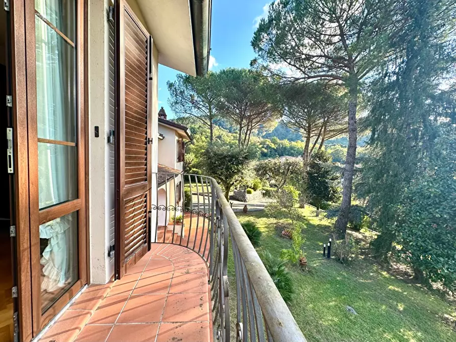 Immagine 47 di Villa in vendita  a Camaiore