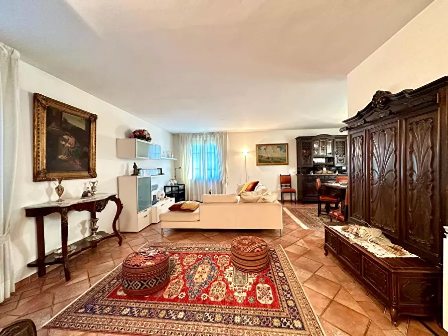 Immagine 8 di Villa in vendita  a Camaiore