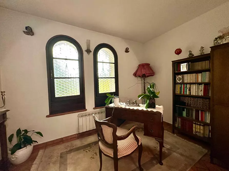 Immagine 20 di Villa in vendita  a Camaiore