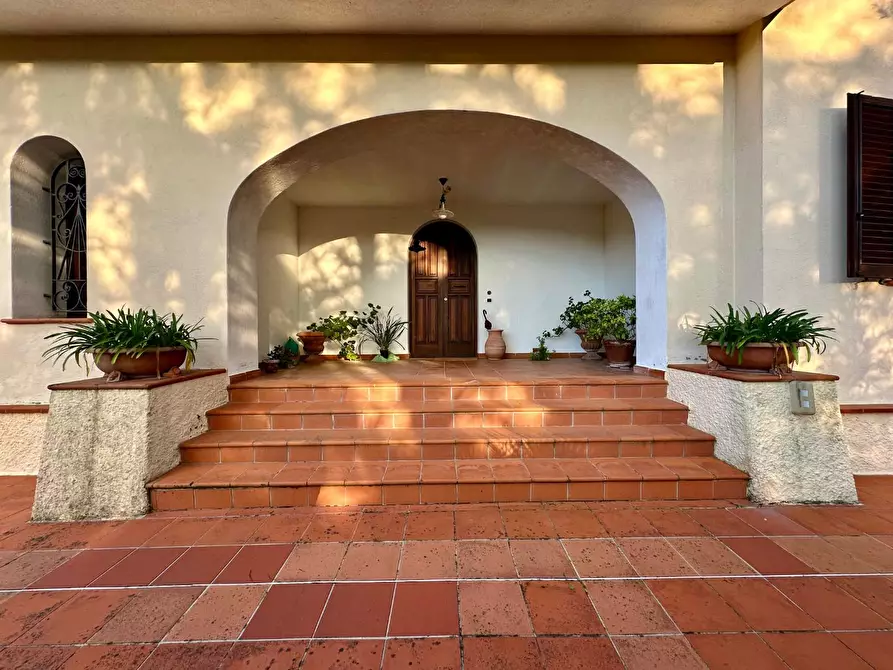 Immagine 4 di Villa in vendita  a Camaiore