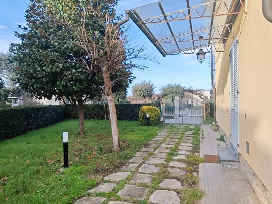 Immagine 3 di Villa in vendita  a Casciana Terme Lari