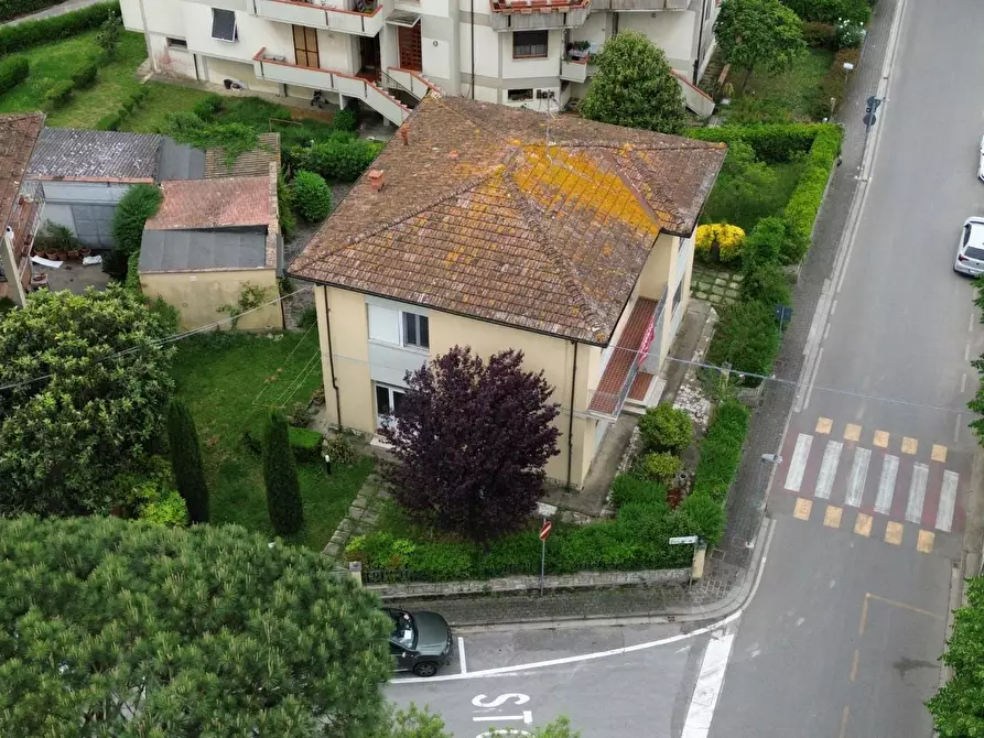 Immagine 5 di Villa in vendita  a Casciana Terme Lari